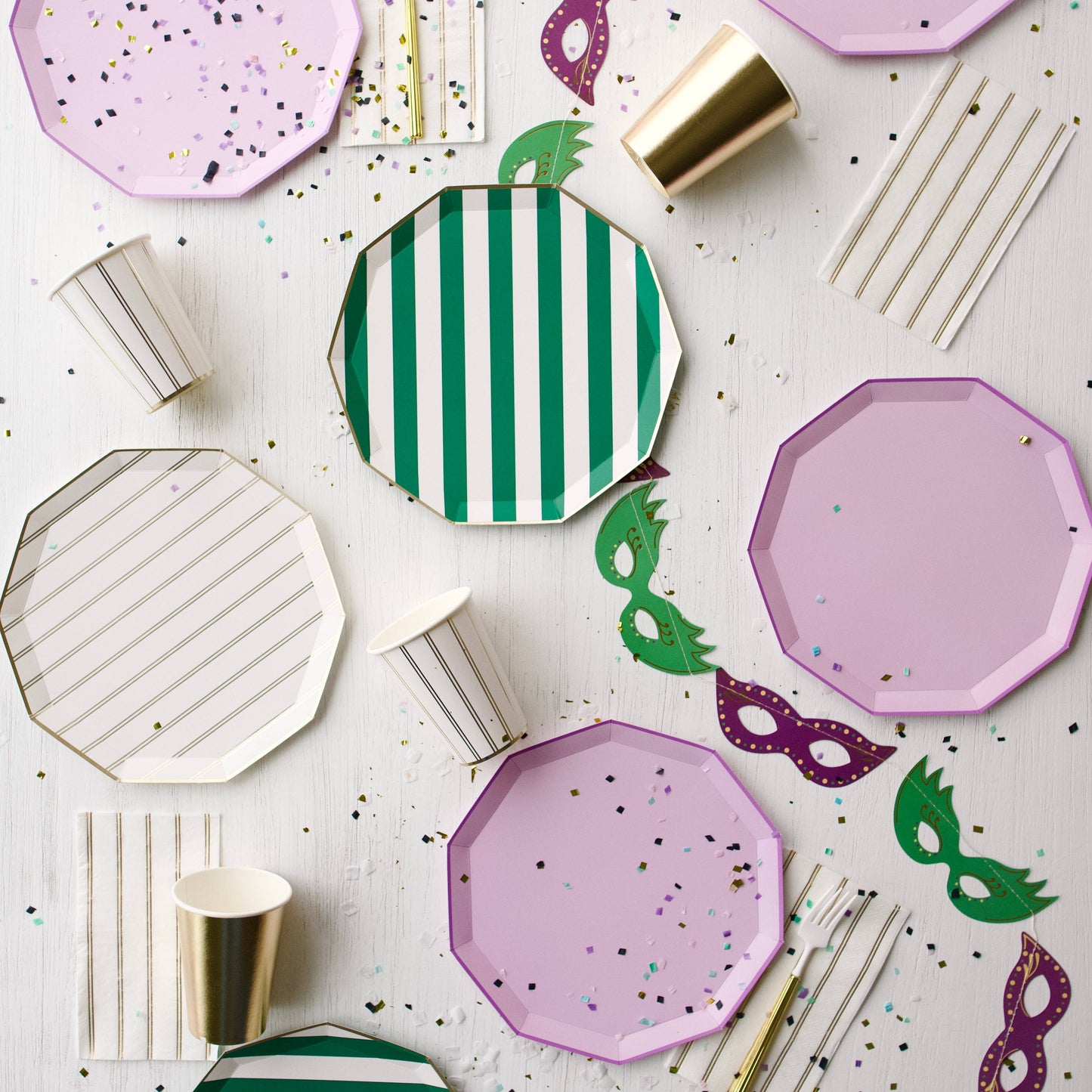 Gold Signature Stripe Dinner Plates